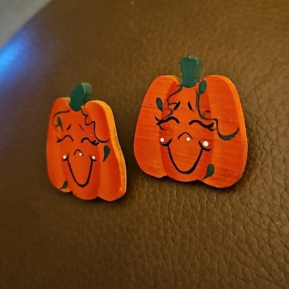3/$30 Handpainted Wood Fall Autumn Thanksgiving Pumpkin Post Earrings - Picture 4 of 4